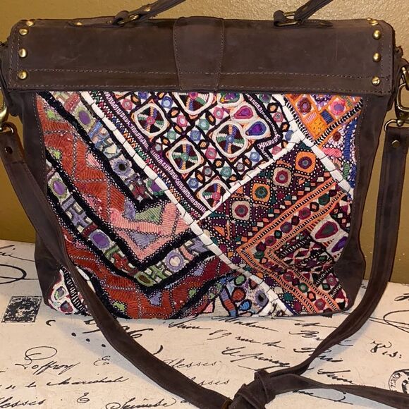 Vintage Large Bohemian Bag with adjustable straps - Picture 6 of 15